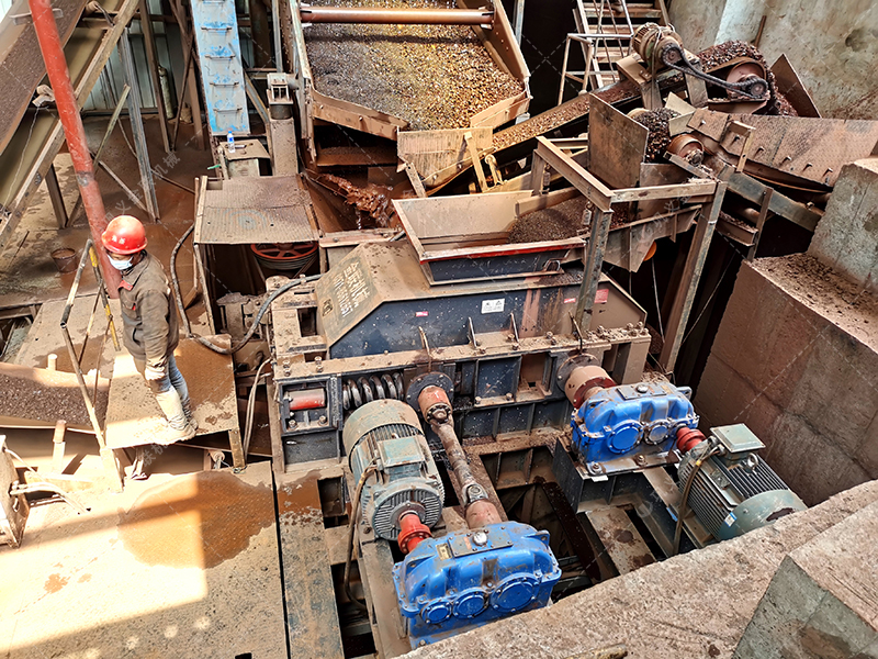 對輥機日產量多少?能出3mm以下機制砂嗎? 對輥機日產量多少?能出3mm以下機制砂嗎?