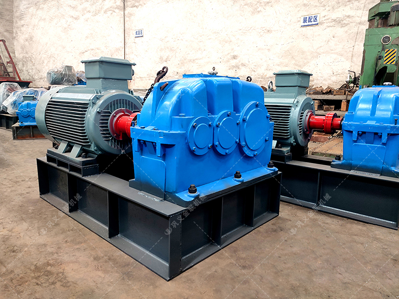 2PG1208大型液壓對輥制砂機發往河北邯鄲