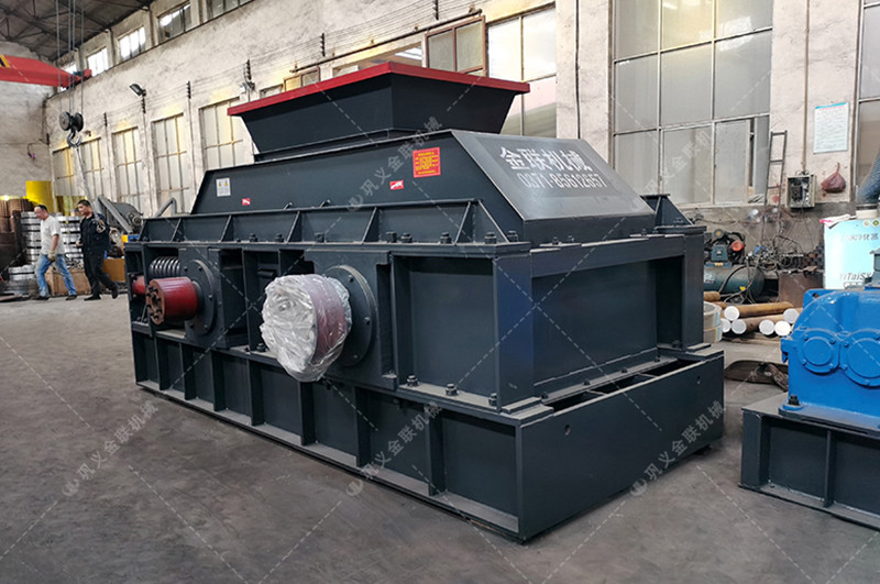 鵝卵石對(duì)輥制砂機(jī)設(shè)備的市場(chǎng)價(jià)格差異體現(xiàn)在哪? 鵝卵石對(duì)輥制砂機(jī)設(shè)備的市場(chǎng)價(jià)格差異體現(xiàn)在哪?