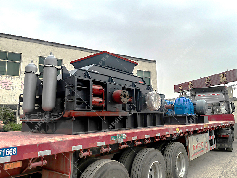 河南液壓對輥制砂機(jī)報(bào)價(jià)，碎石機(jī)生產(chǎn)廠家哪里有？