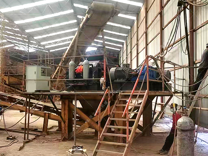 從結(jié)構(gòu)原理方面闡述液壓對輥制砂機(jī)的3個優(yōu)勢特點(diǎn)