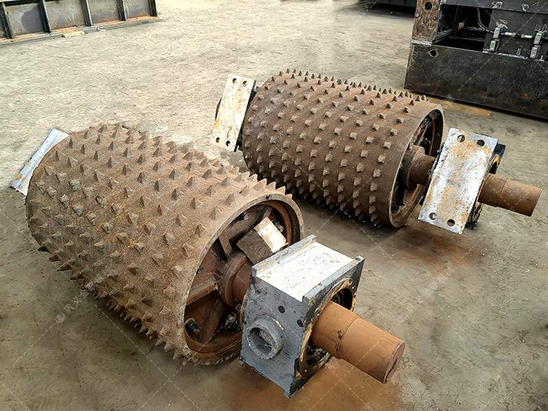 炭渣塊破碎選用雙齒輥破碎機(jī),其工作原理及優(yōu)勢有哪些？